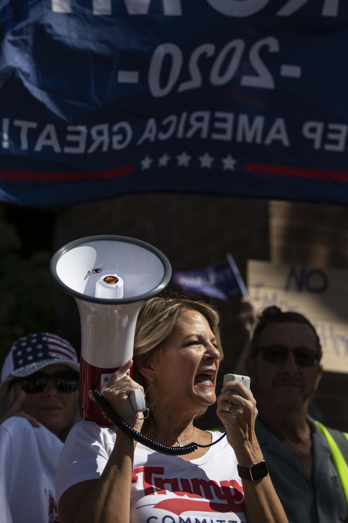 Anti-impeachment protest in Tucson
